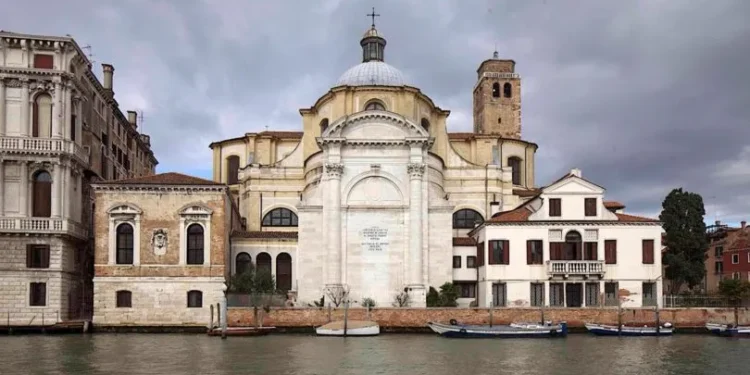 Chiesa dei Santi Geremia e Lucia (Church of San Geremia) Venice, Italy